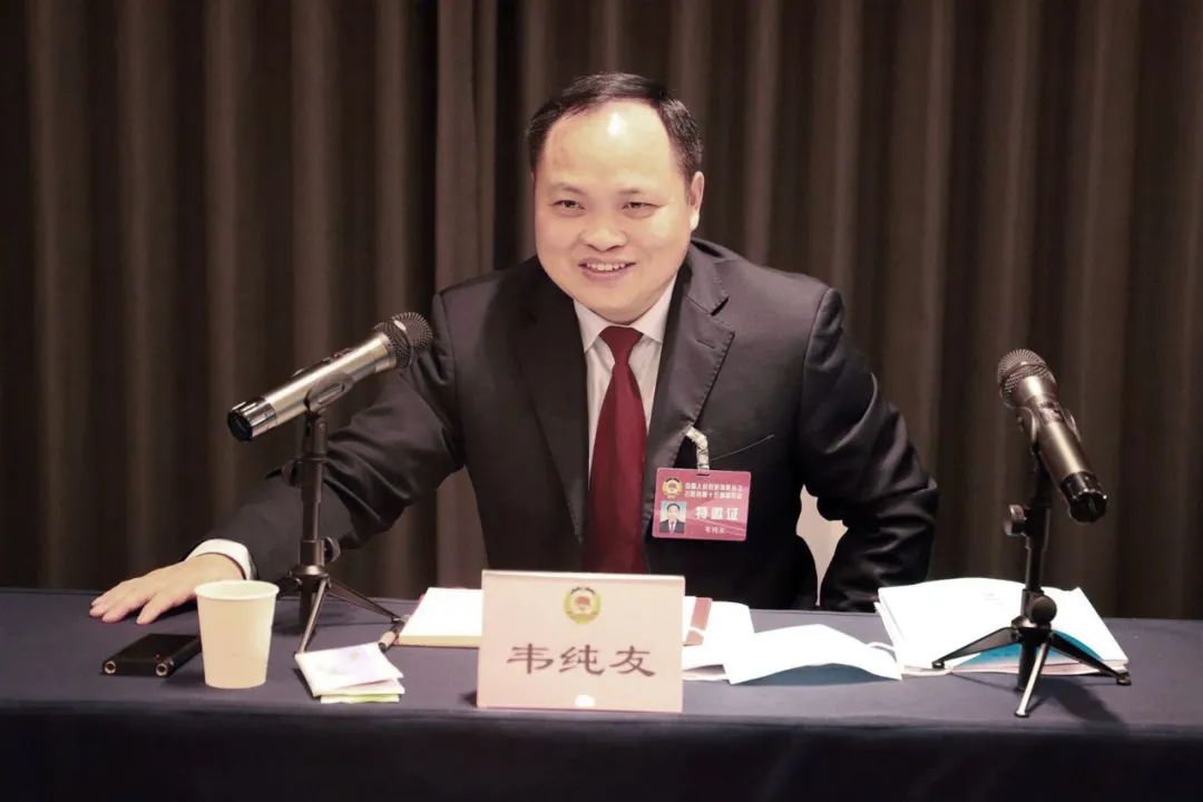覃昌德李茂涛赖建彬韦纯友等分别到县政协第十五届
